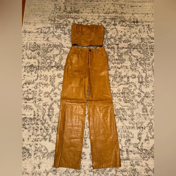 Song of Style Leather Corset & Pant Set - Picture 5 of 10